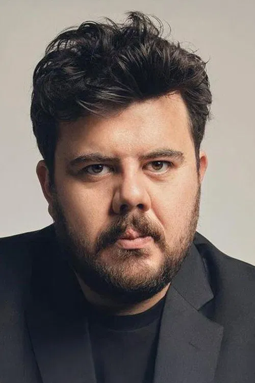 Eser Yenenler profile