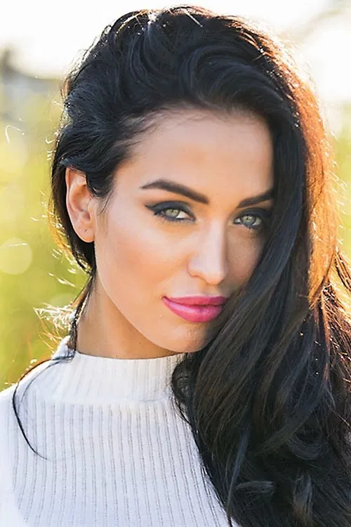 Lucinda Nicholas profile