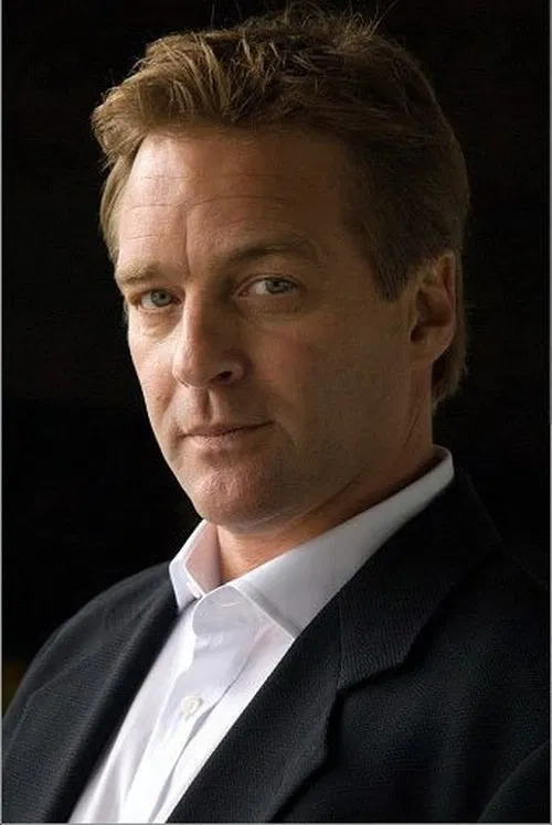 Roark Critchlow profile