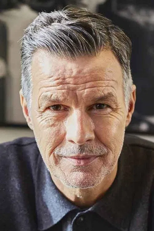 Des Hamilton profile