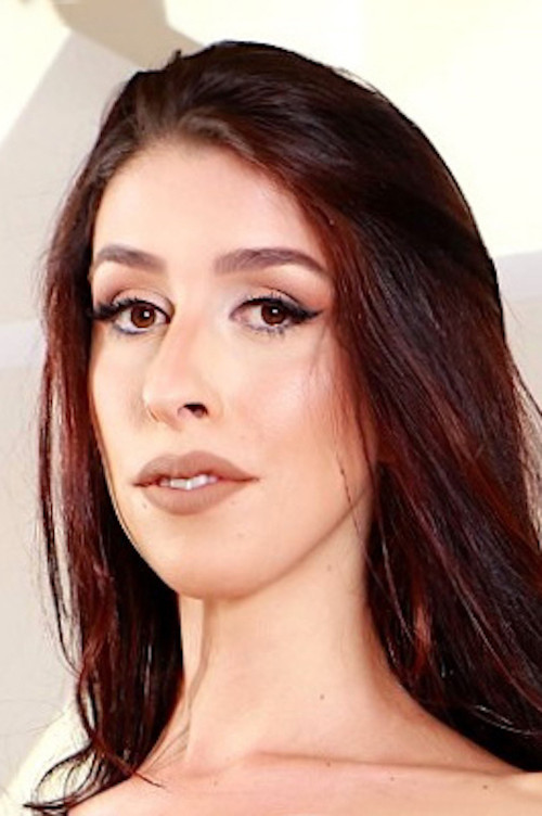 Thaysa Carvalho profile