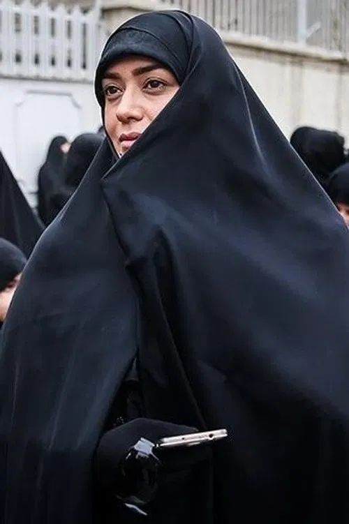 Elham Charkhandeh profile