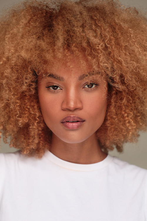 Emira Sophia profile