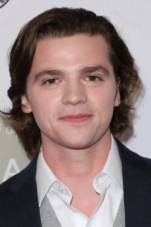 Joel Courtney profile