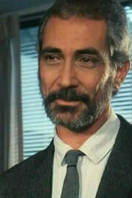 César Olmos profile