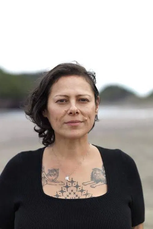 Anika Moa profile