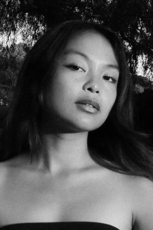 Isabel Adamos profile