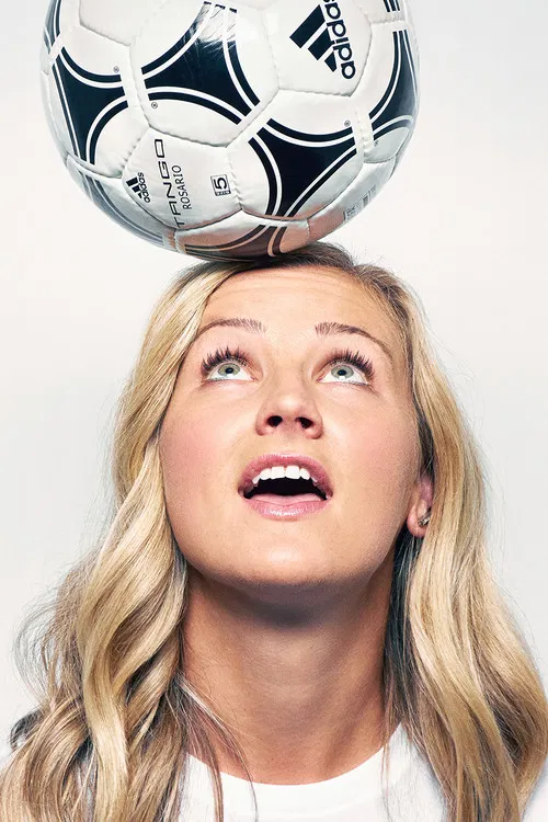 Lindsey Horan profile