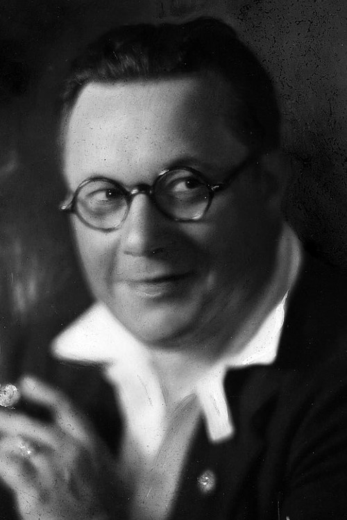 Willard Louis profile