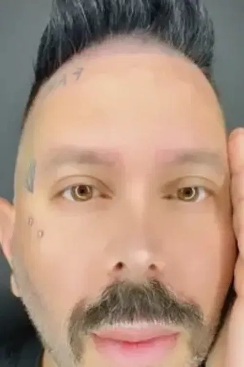 Nikolas Hole profile