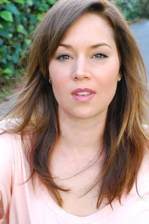 Shannon Esra profile