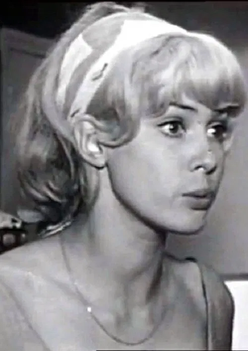 Seule a Paris poster