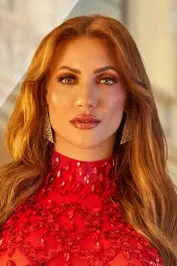 Estelle Hanneman profile