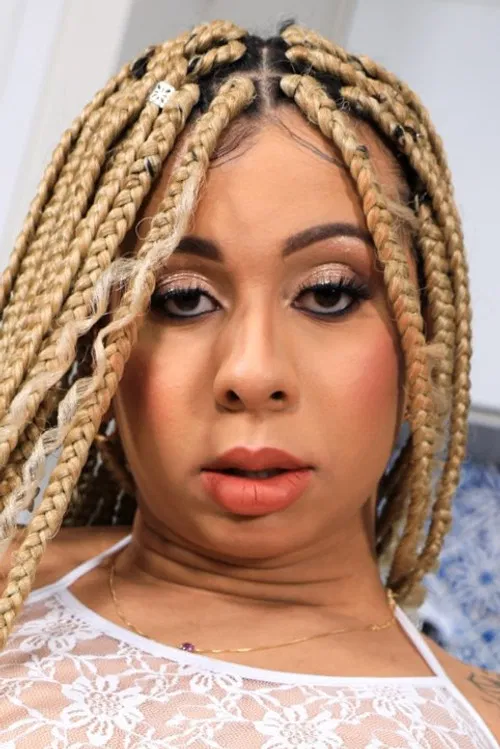 Larissa Olympio profile