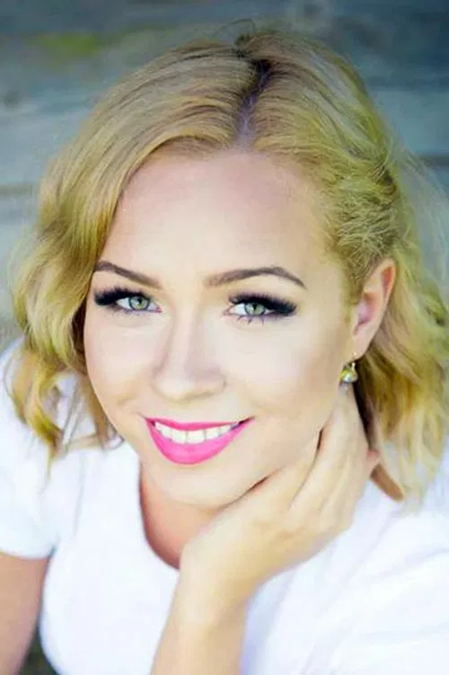 Mirjam Mesak profile