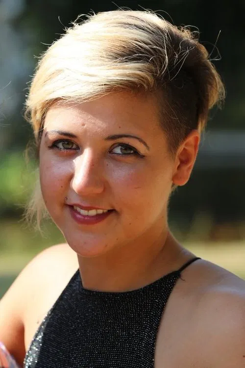 Célia Mazikeen profile