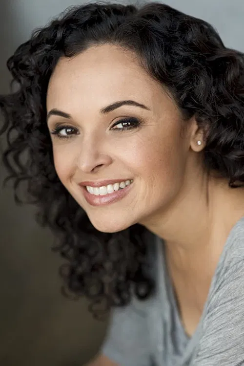 Françoise Robertson profile