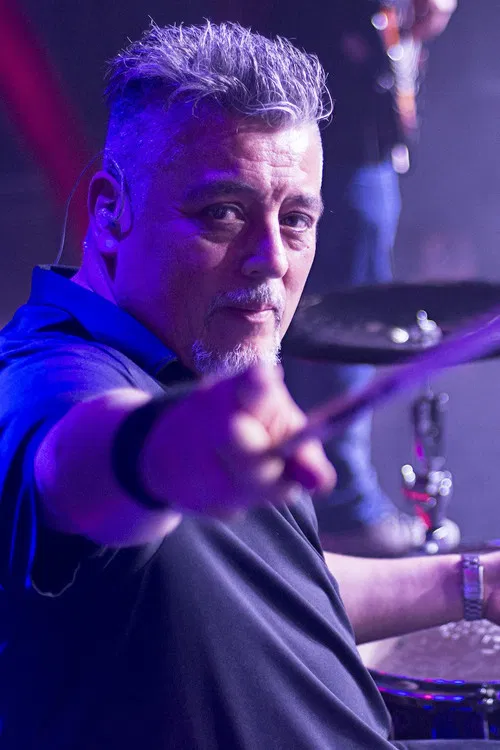 Mauricio Claveria profile