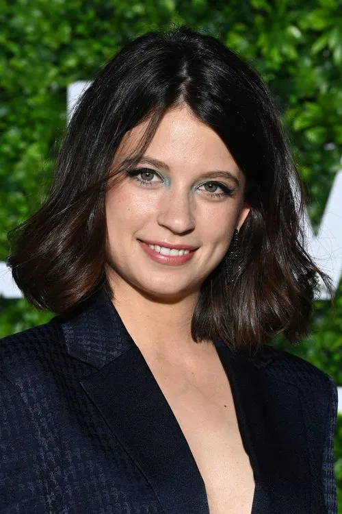 Amparo Piñero profile