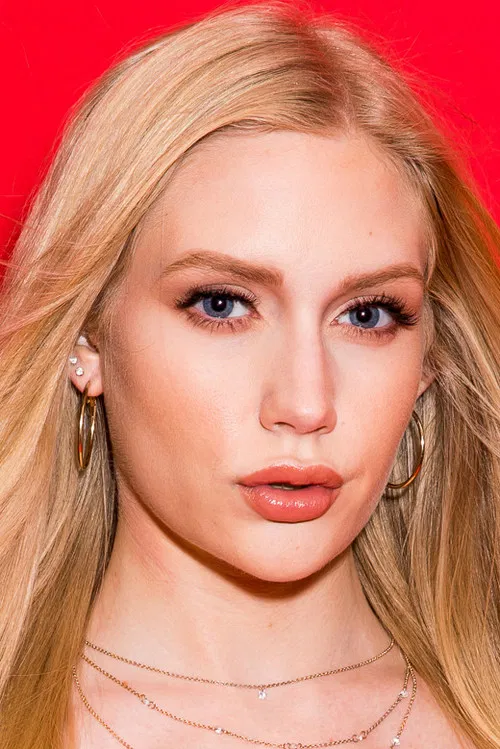 Emma Starletto profile