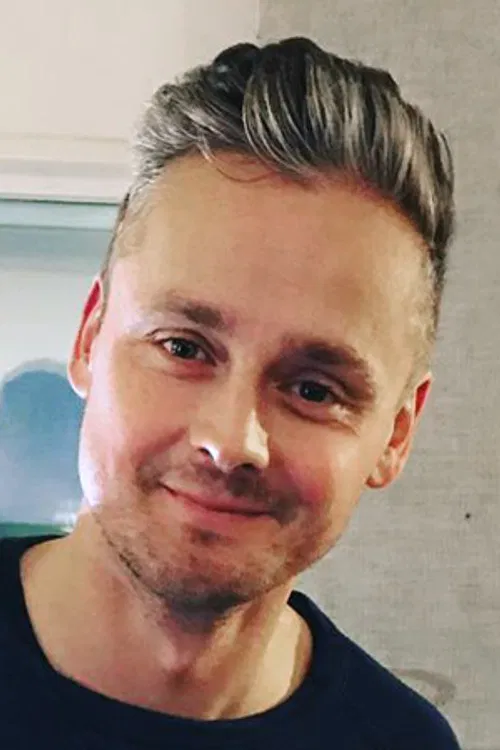 Tom Chaplin profile