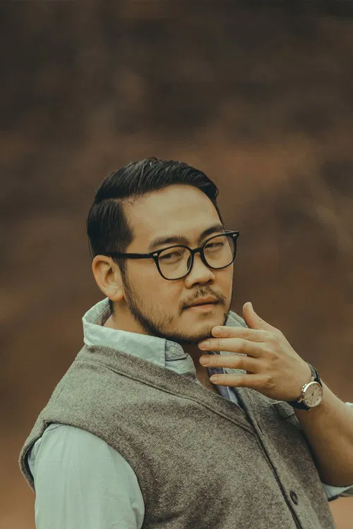 Khosbayar Dondog profile