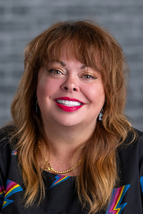 Deanna Thompson profile