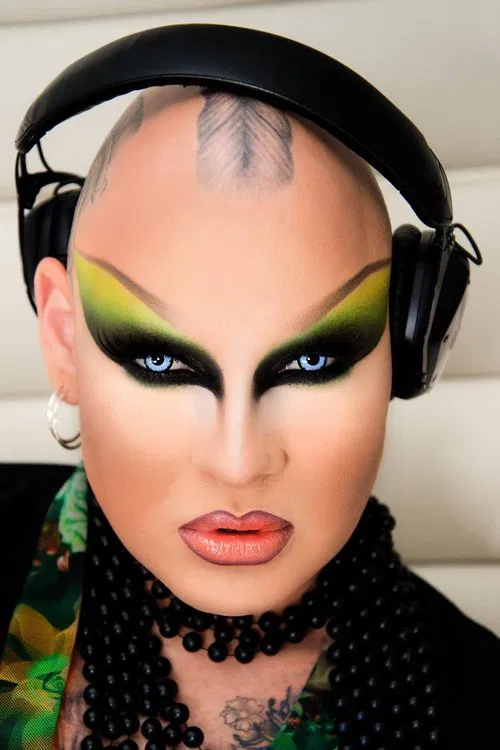 Nina Flowers profile