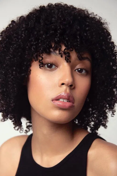 Miriane Carine profile