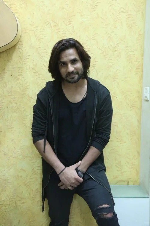 Krrip Kapur Suri profile