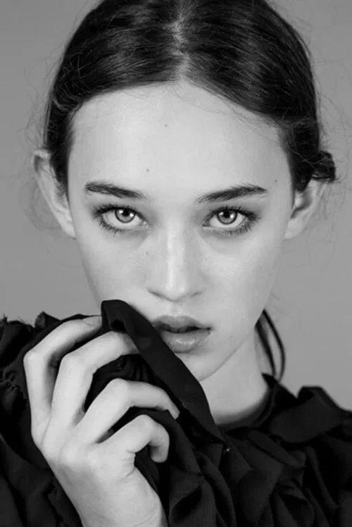 Elizabeth Davison profile