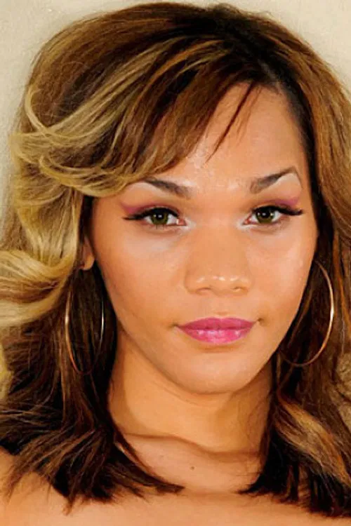 Shakira Allure profile