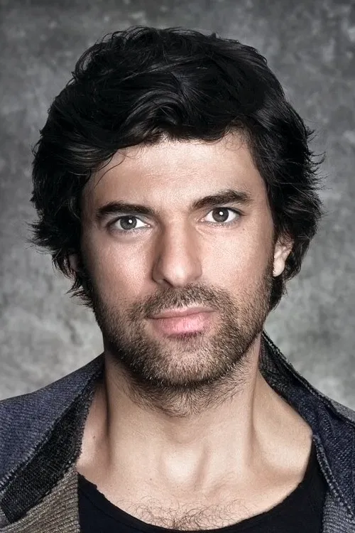 Engin Akyürek profile