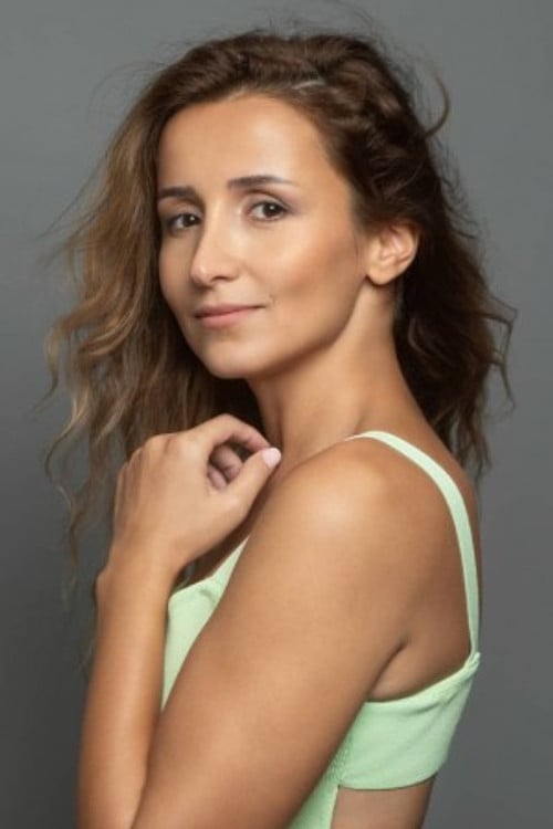 Özge Çeçen profile