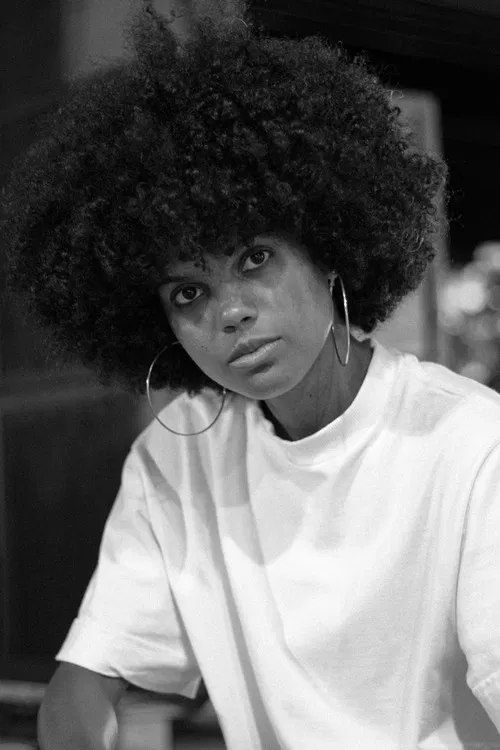 Mony Mendonça profile