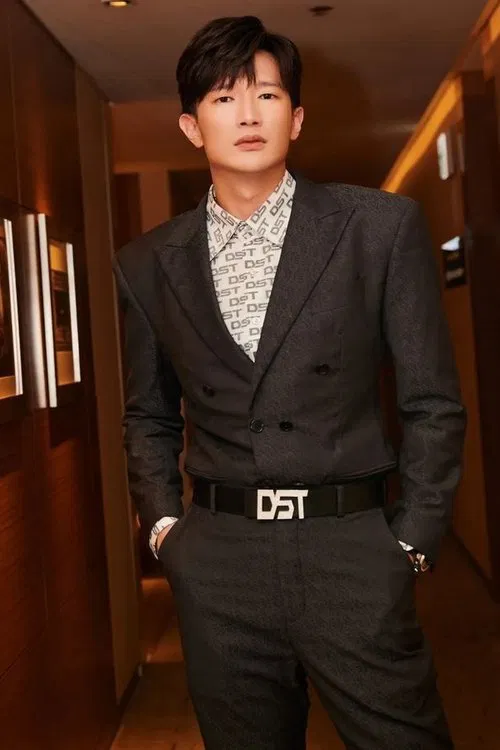 Phạm Minh Hữu Tiến profile