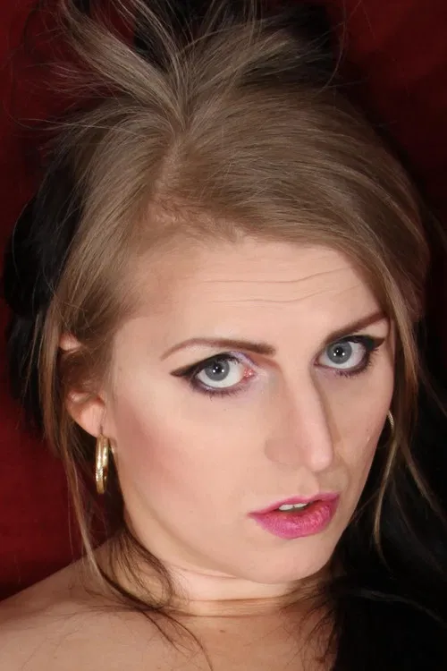 Chloe Wilcox profile