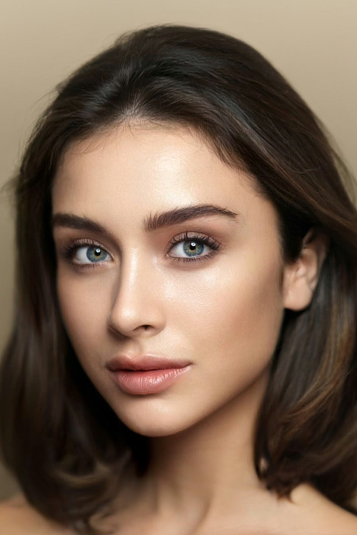 Claudia Bouza profile