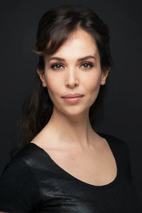 Esra Ronabar profile