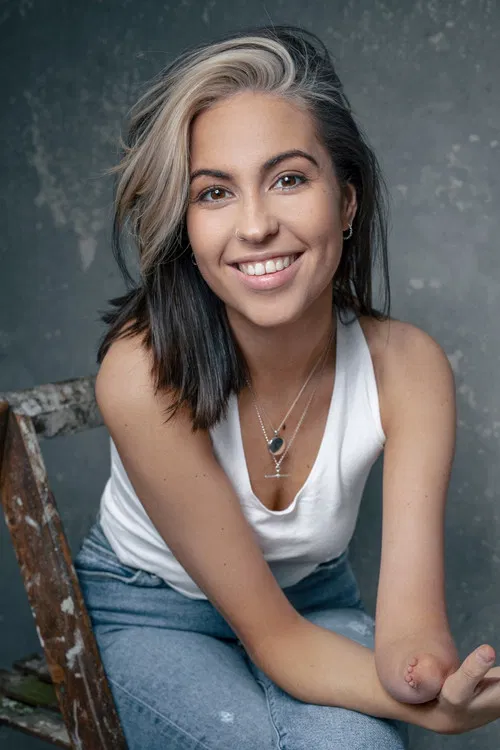 Rhiannon Clements profile