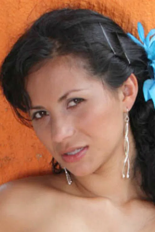 Laura Montenegro profile