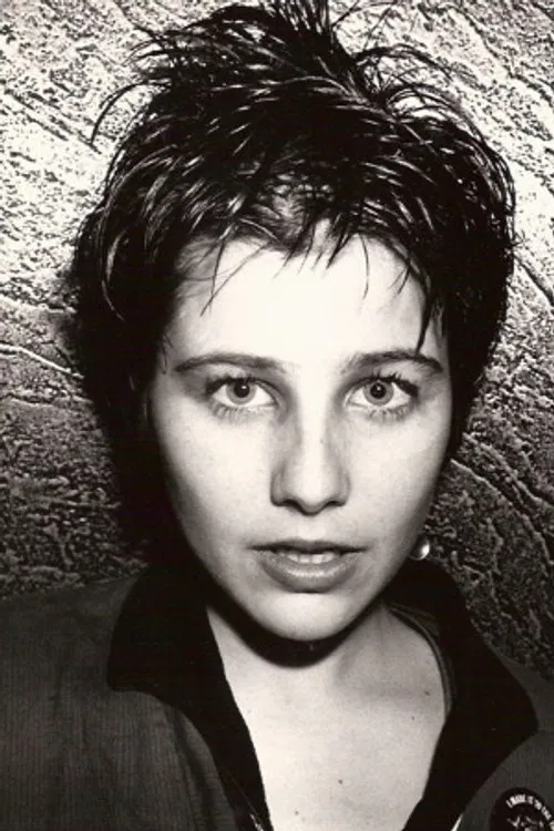 Kira Roessler profile