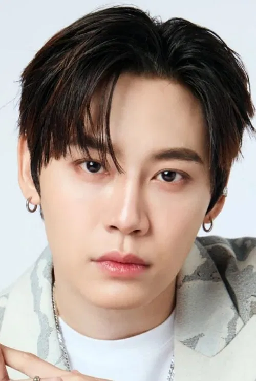 Noppanut Guntachai profile