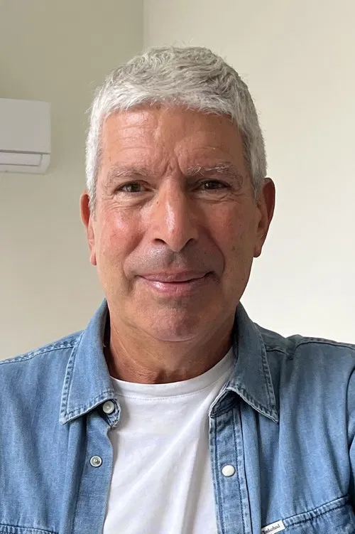 Henrique Oliveira profile