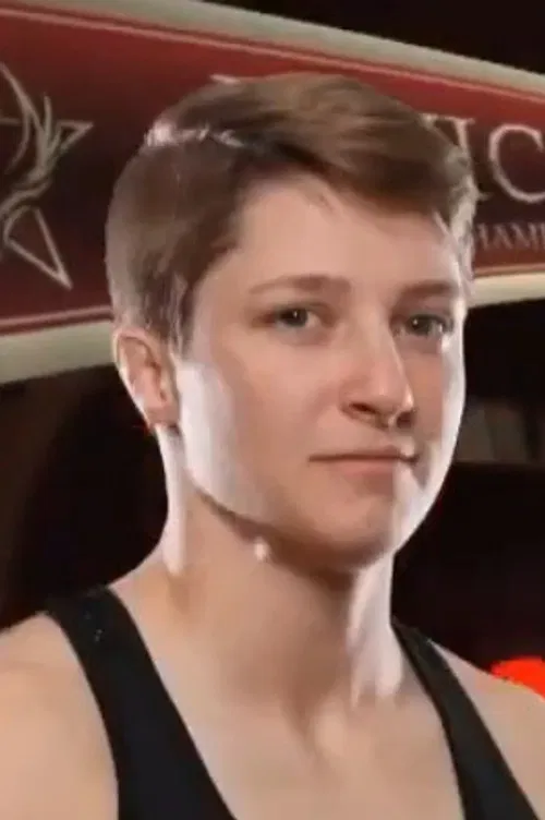 Kendal Holowell profile