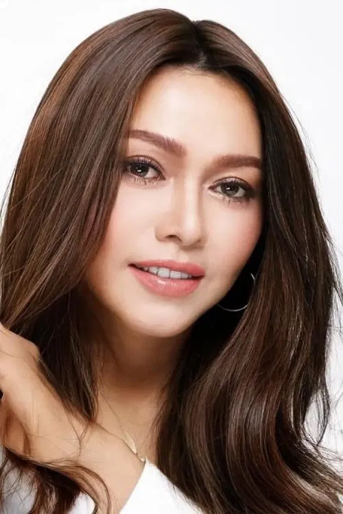 Vipavee Charoenpura profile