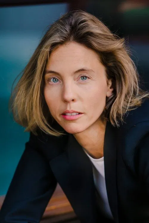 Sina Bianca Hentschel profile