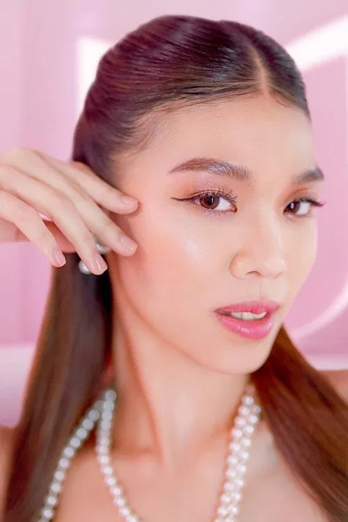 Stacey Sevilleja profile