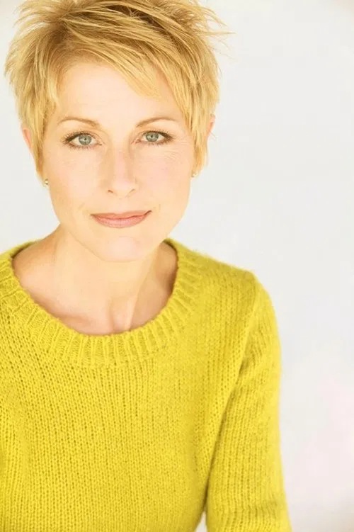 Angela Nicholas profile