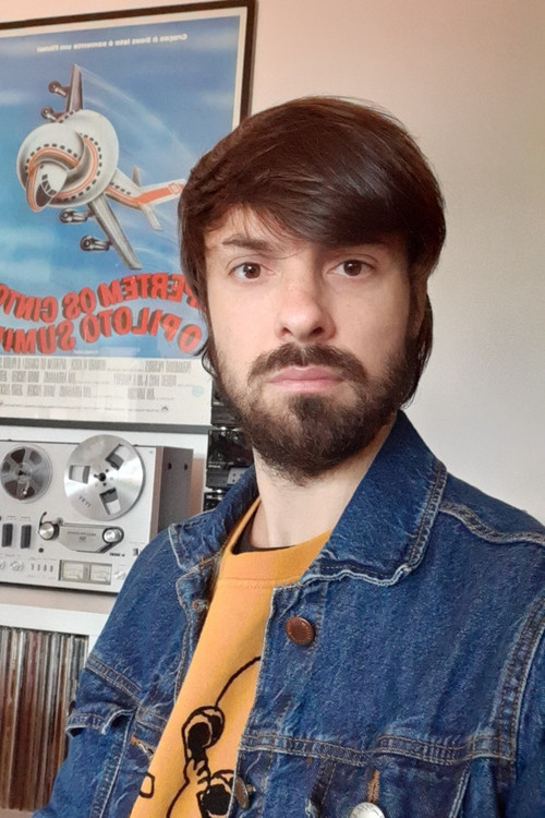 Wellington Sari profile